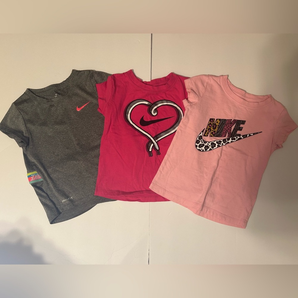 Nike Kids' Graphic T-Shirts - Gray and Pink